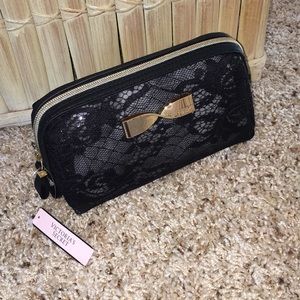 NWT VS Black Lace Makeup Bag 🖤